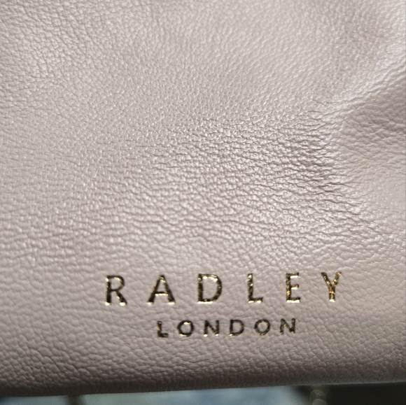 Radley London Sunny Rise drawstring crossbody - Picture 3 of 16